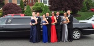 Thinking About Your Next Prom Night? 5 Reasons to Choose a Limo